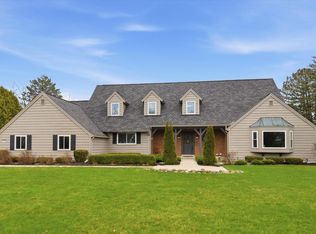 10270 North Range Line COURT, Mequon, WI