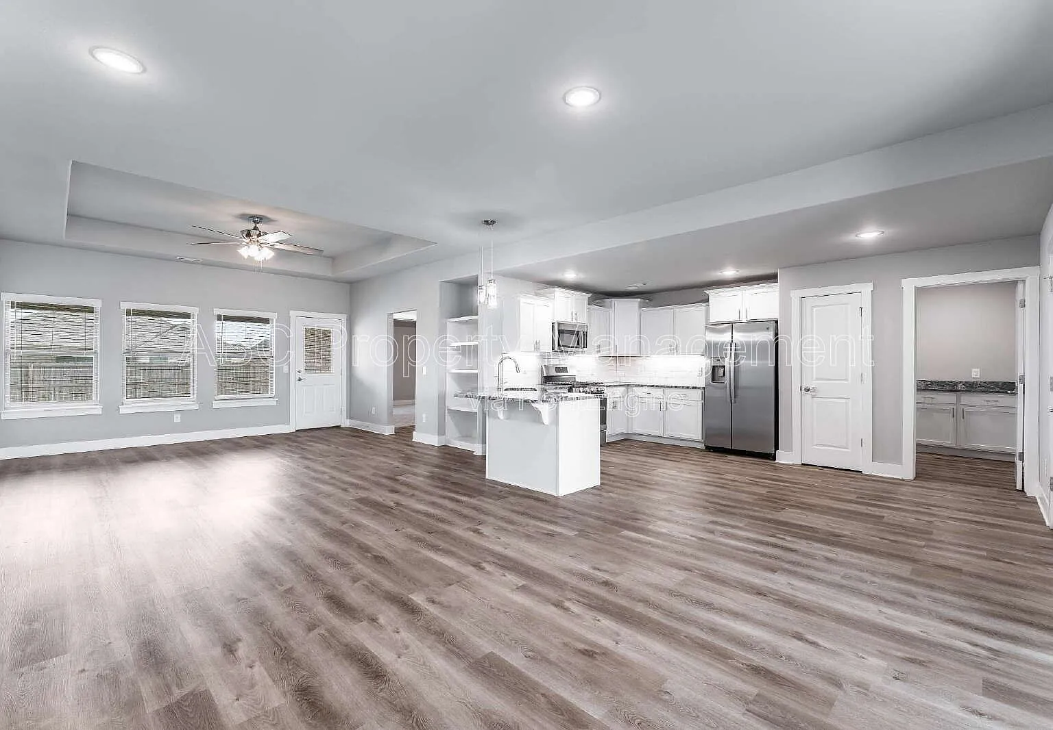 3 bed, 2.0 bath, 1799 sqft, $2,000 — Photo 2