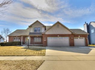 2526 St Andrews Rd, Urbana, IL 61802