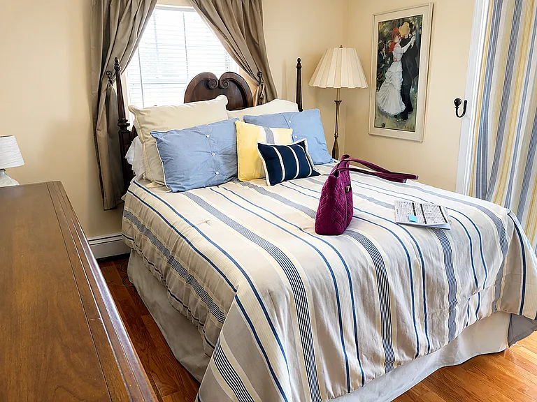 49 Seafoam Ave #2 — Photo 5
