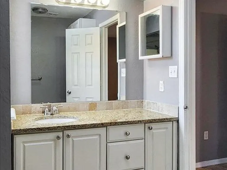 4303 SW Wolf St — Photo 15