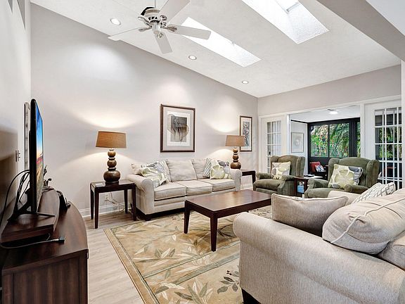 5th image of 5093 Bottlebrush Street