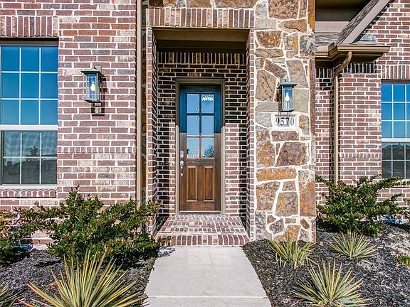 3rd image of 9570 Hetta Dr
