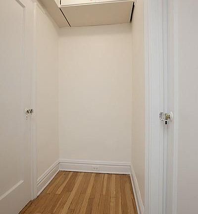4th image of 319 E 50th St APT 5D