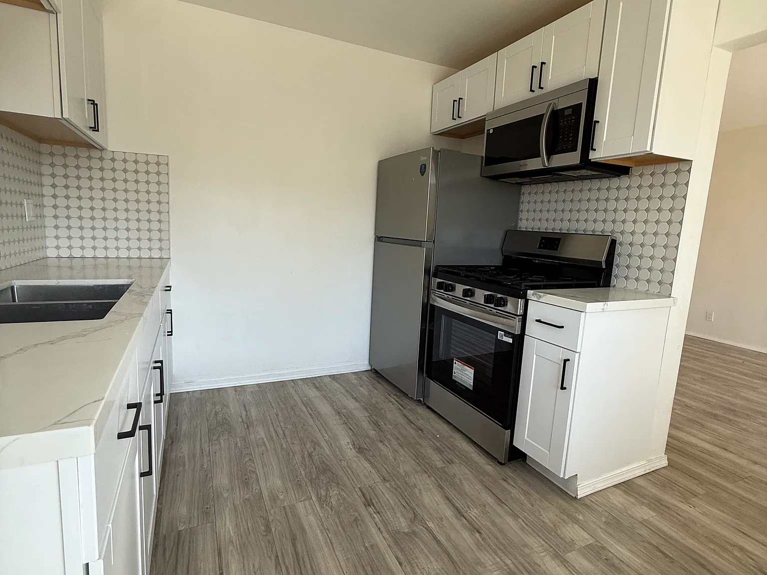 2 bed, 650 sqft, $2,450 — Photo 1