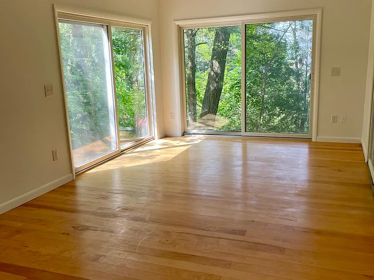 35 Deforest Hts — Photo 2