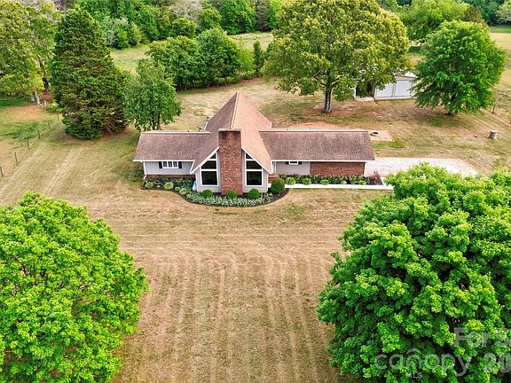 2nd image of 118 Crow Rd
