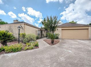 7843 Oakington Dr, Houston, TX 77071