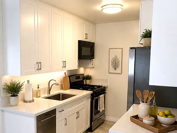 2nd image of 406 N Gertruda Ave APT 2