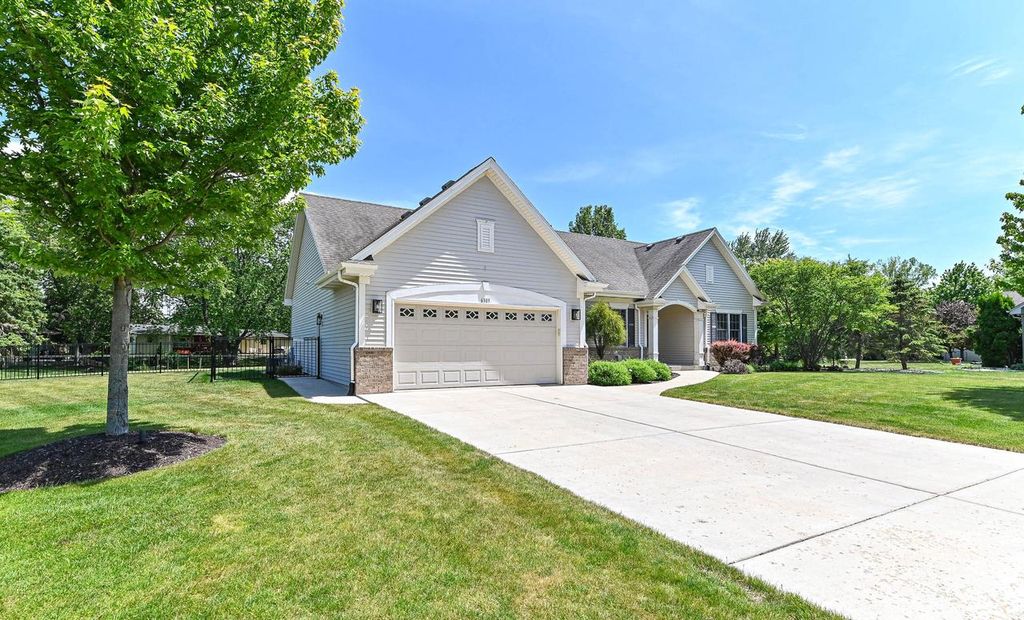 6305 Cedarhedge DRIVE, Racine, WI - More