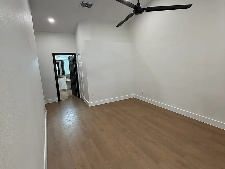 10769 Oak Glen Cir — Photo 6
