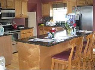 29 Bethwood Dr, Loudonville, NY 12211