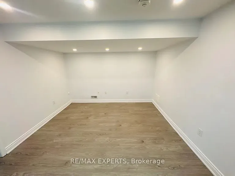 117 Baffin Cres — Photo 18