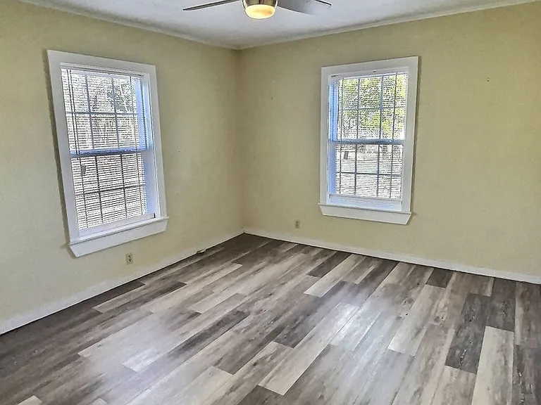 1505 Bowen Ave — Photo 8