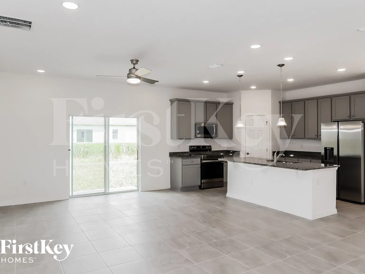 4 bed, 2.0 bath, 2001 sqft, $2,790 — Photo 4