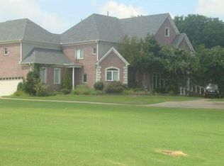 1223 Oak Lake Cir, Collierville, TN 38017