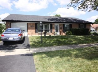 7823 Berkshire Ct, Hanover Park, IL