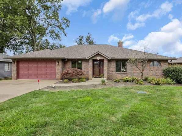 951 Lakeshore Dr W, Hebron, OH 43025