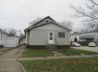 30 W Larch Ave, Muskegon, MI 49441
