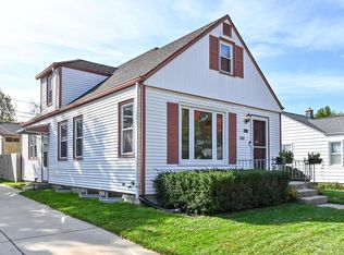 8515 W Hayes Ave, West Allis, WI 53227