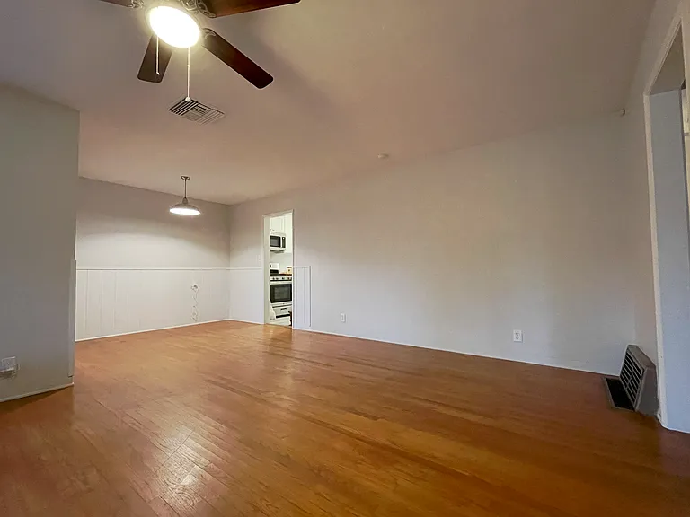 544 Roosevelt Rd — Photo 13