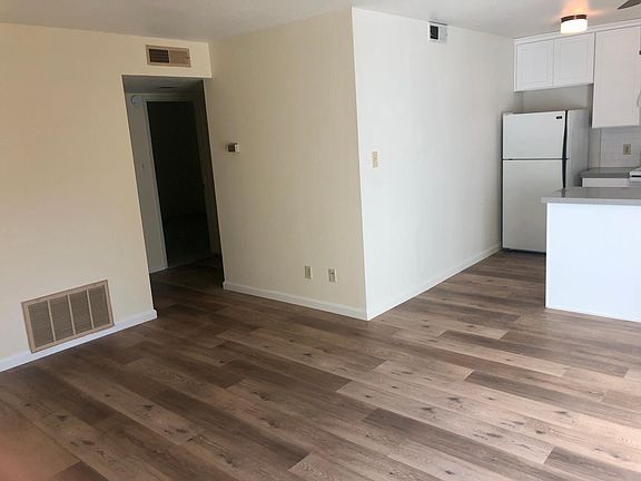 3rd image of 3949 K St APT 7