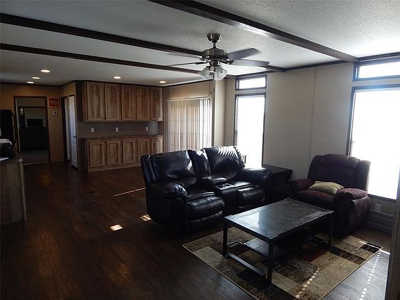 3rd image of 502 County Road 4923