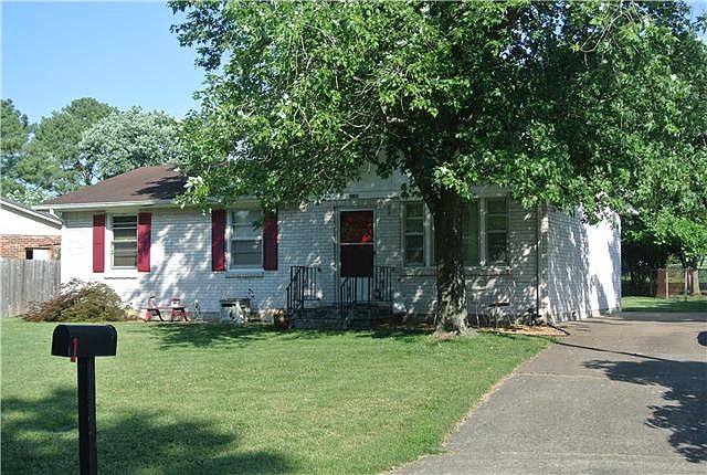 1st image of 629 Hillcrest Dr