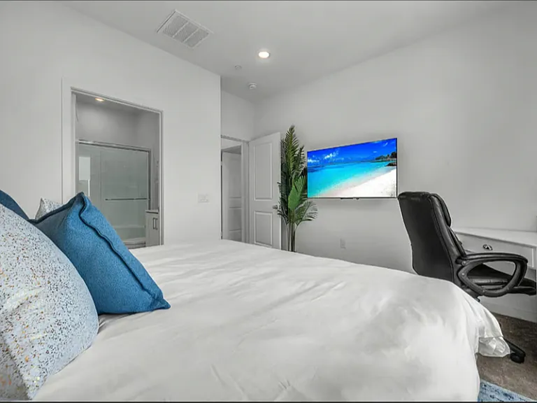 Sepulveda Blvd — Photo 6