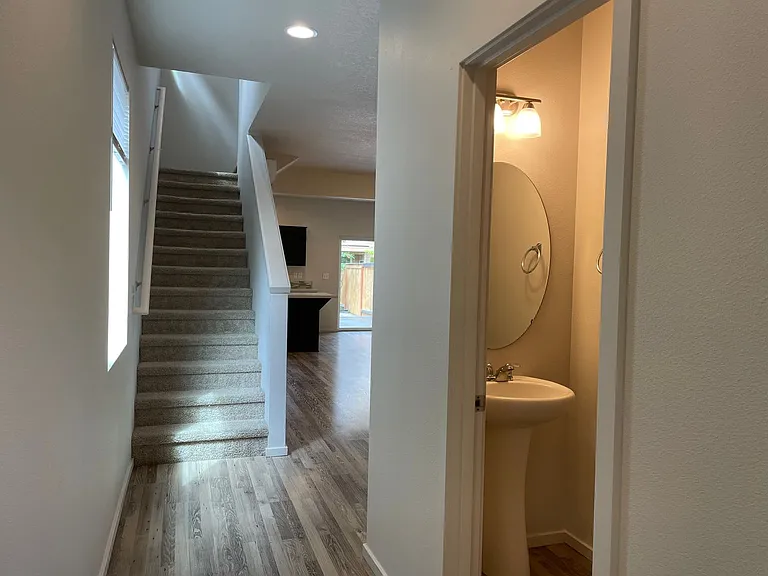 2140 NE 115th Ct — Photo 13