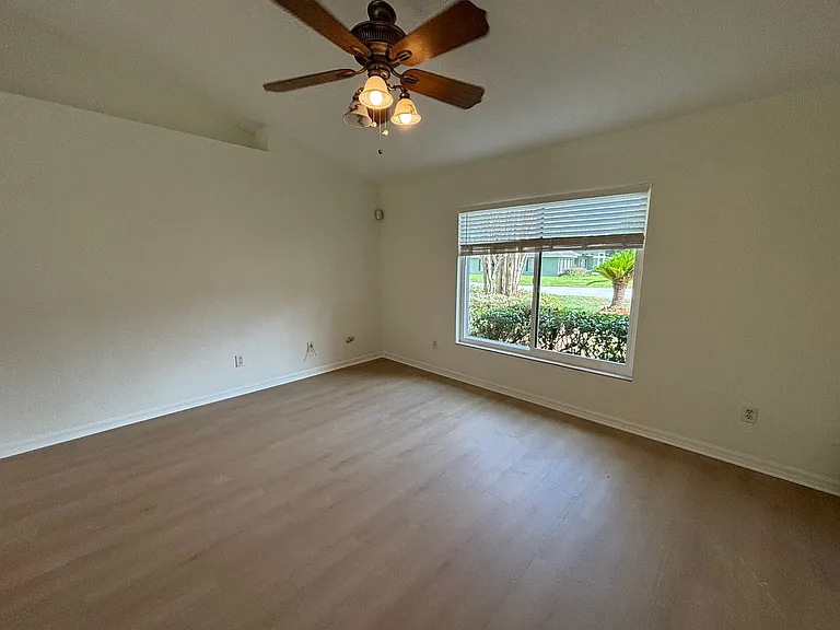 10417 SW 52nd Ct — Photo 7