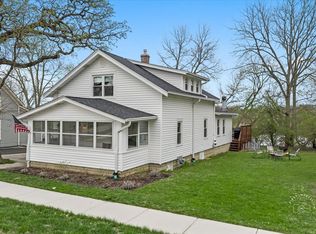 304 S Water St, Batavia, IL 60510
