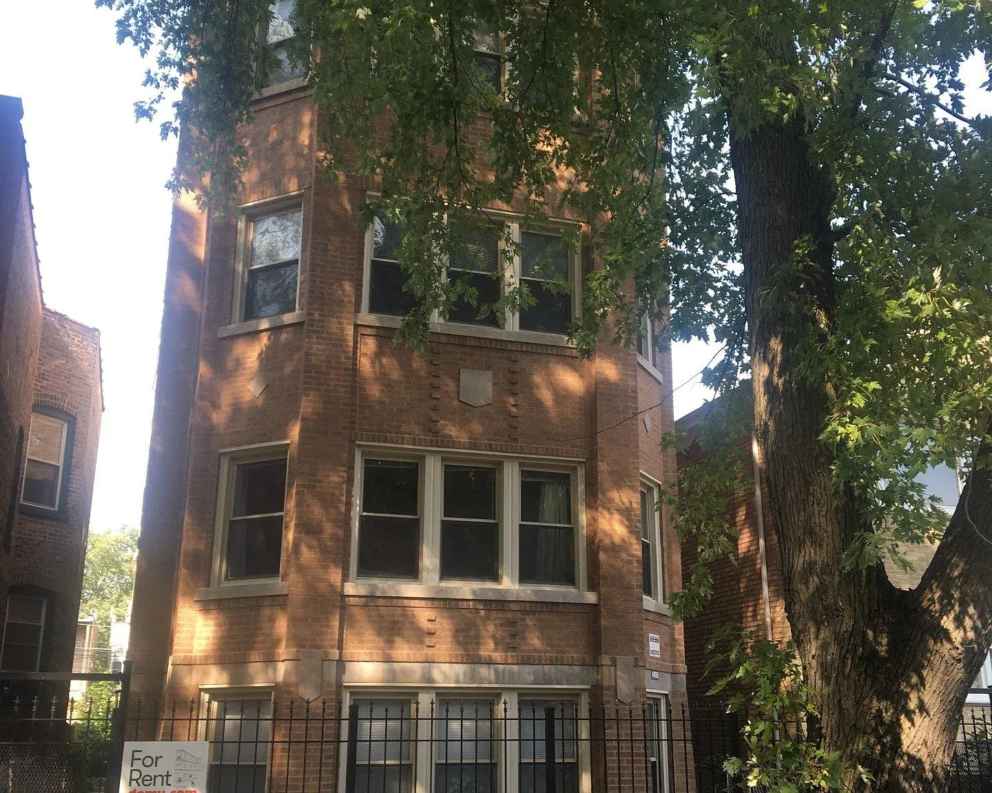 3 bed, $2,400 — Photo 1