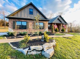 40 S Creek Dr, Moscow Mills, MO 63362