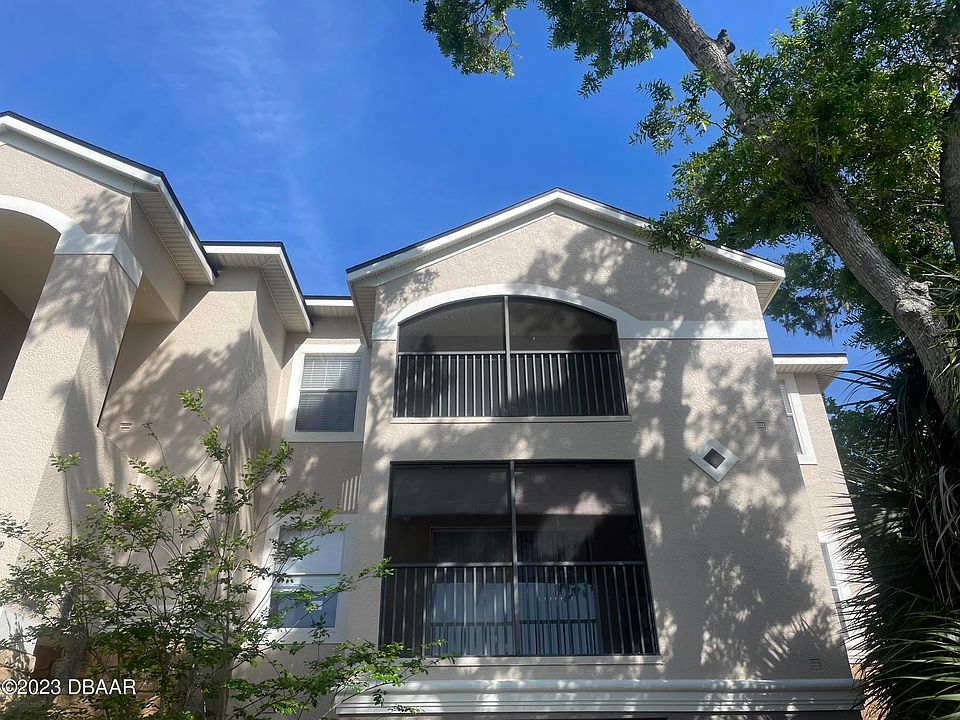 1st image of 940 Village Trl Unit 5-307