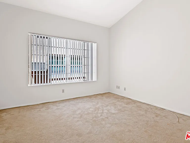 607 N Rossmore Ave #205 — Photo 7