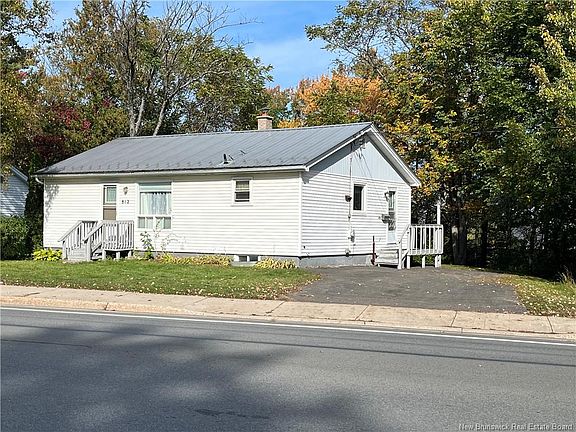 2nd image of 812 Forest Hill Rd