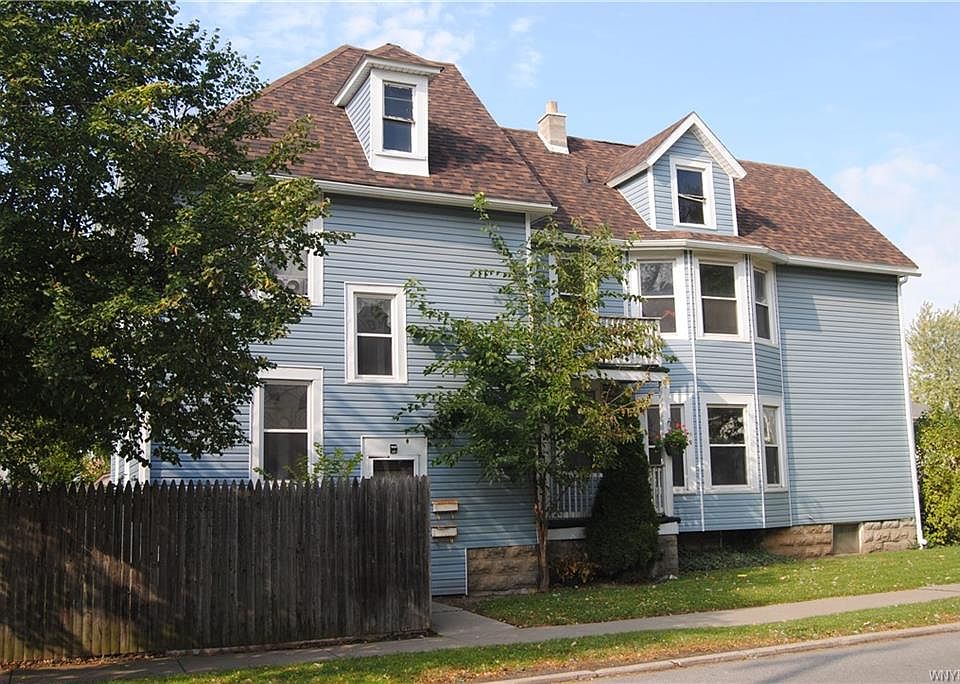 1st image of 106 W Hazeltine Ave