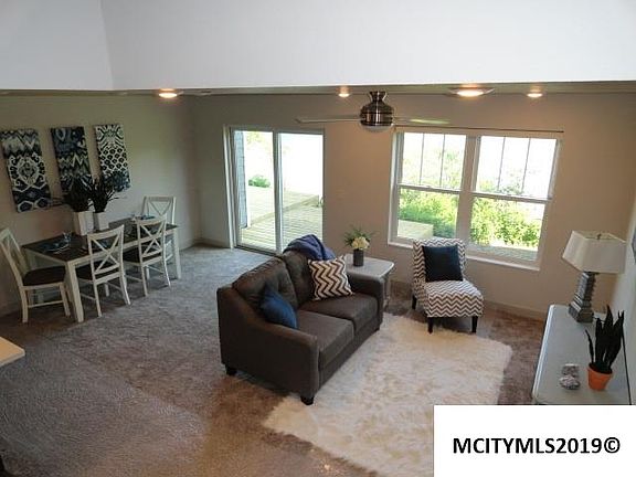 3rd image of 635 Briarstone Dr Unit 4