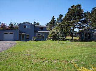 1301 163rd Pl, Long Beach, WA 98631