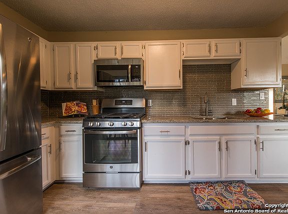 2nd image of 2423 Delgado St