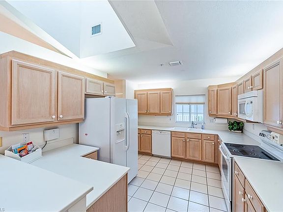 5th image of 776 Eagle Creek DR #J-302