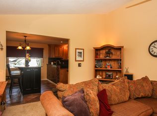 384 Pease Rd, East Longmeadow, MA 01028