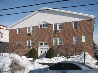 33-37 W 32nd St, BAYONNE, NJ 07002