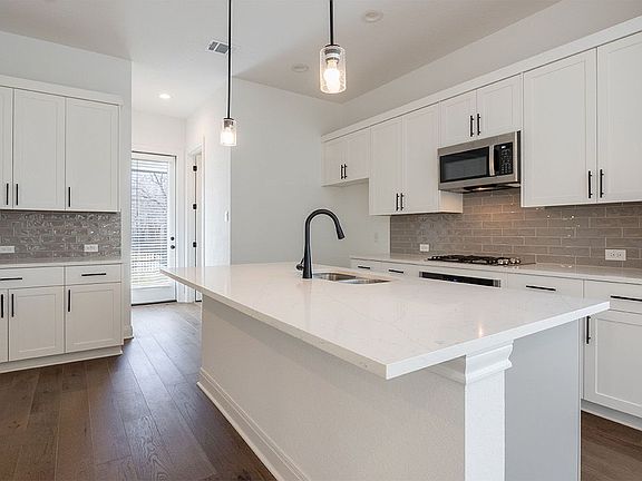 7th image of this home