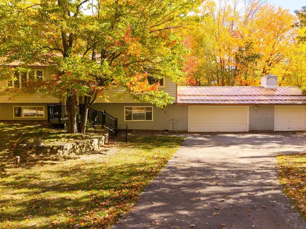 664 N Maple Hill Dr, Gwinn, MI 49841