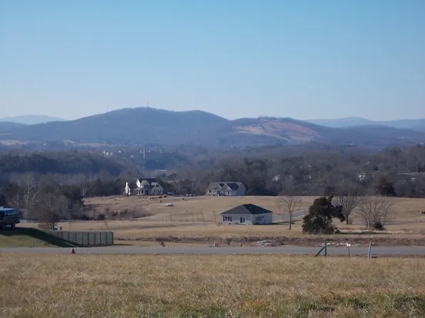 72 Lilly Bell Dr, Lexington, VA 24450