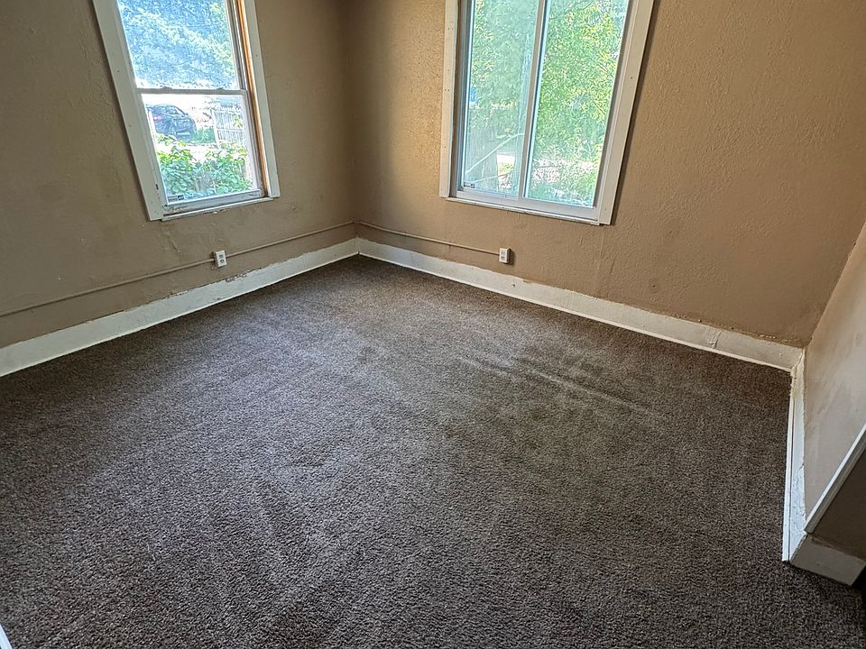 2nd image of 3020 N Detroit Ave #1A