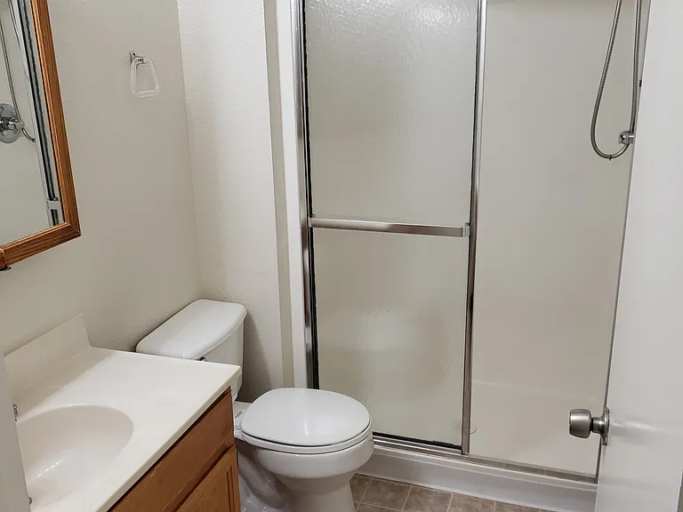 Sunset Vista Apartments — Photo 21