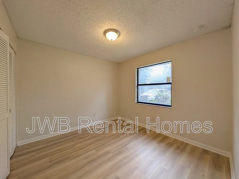 8412 Long Meadow Cir N — Photo 6